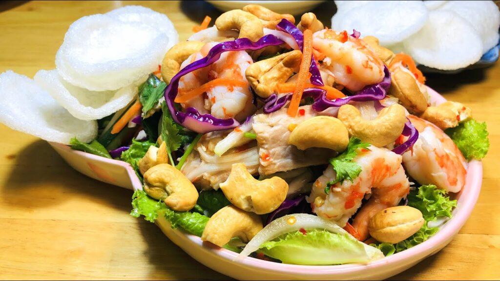 Món gỏi tôm hạt điều